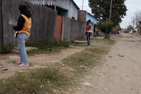 Relevadores de Infancia entrevistan casa por casa a familias de Orán