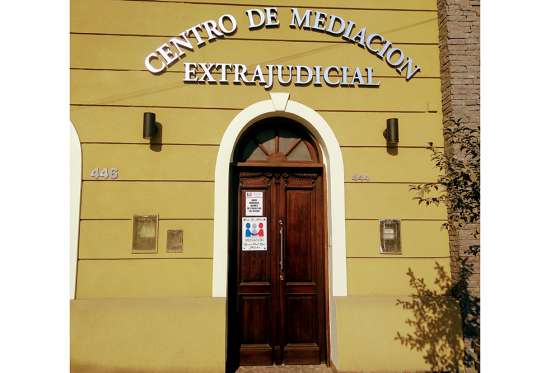 Denuncian en Orán a un centro de mediación extrajudicial privado no habilitado