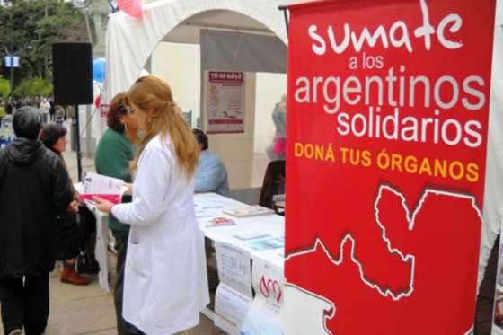 El CUCAI registra a donantes de órganos en el atrio de la Catedral