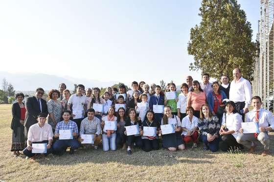 En el mes del estudiante se entregaron reconocimientos a alumnos de los distintos niveles y modalidades