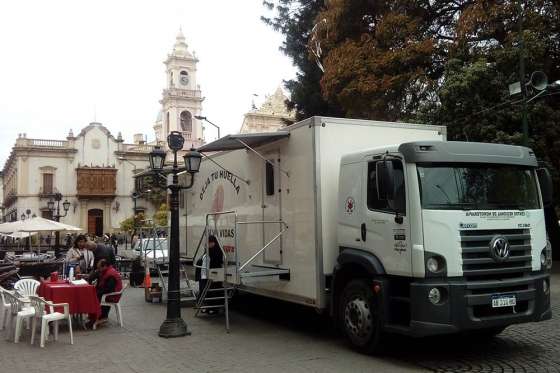 Hoy habrá promoción de donación de sangre y colecta en la plaza 9 de Julio