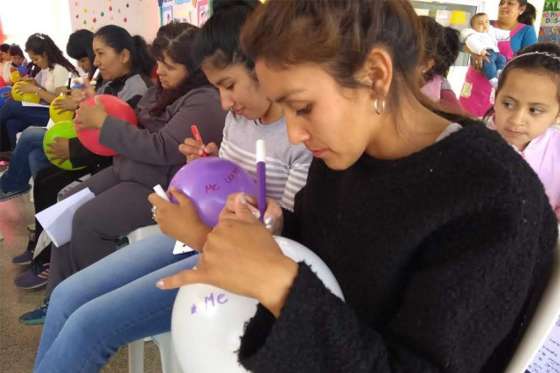 Padres y madres de El Carril exploran sus potenciales para educar y criar desde la inteligencia emocional