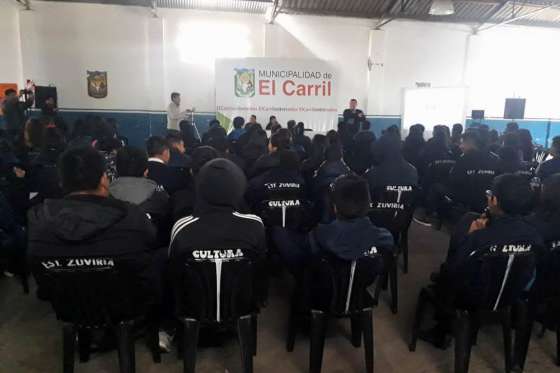 Seguridad capacitó a estudiantes sobre uso responsable de redes sociales