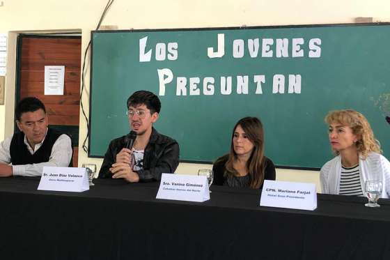 En La Caldera se realizó la charla “Jóvenes Preguntan”