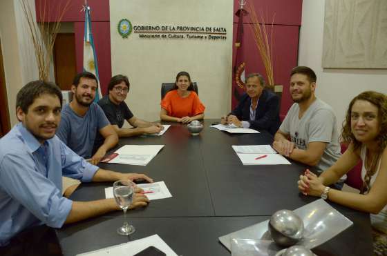 Fueron seleccionados los food trucks que se instalarán en el predio de la Usina Cultural