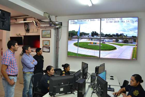 Oliver supervisa el avance del sistema de monitoreo inteligente en el interior provincial