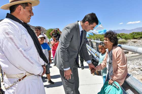 “Con rutas y puentes unimos los pueblos de Salta como nunca antes en la historia”