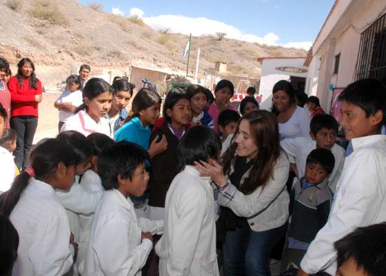 Ximena Saravia Toledo visitó una escuela de Molinos 