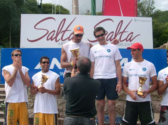 El secretario de Deportes entregó premios del circuito mundial de beach voley