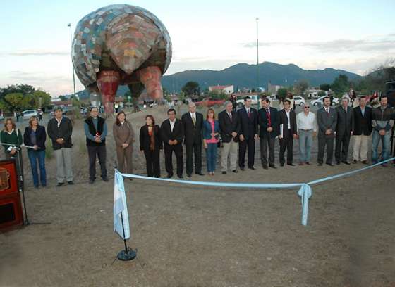 El gobernador Urtubey inauguró la plaza El Quirquincho