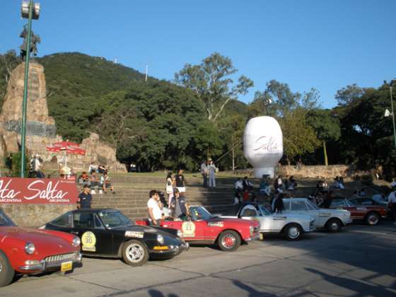 Llegaron a Salta los autos que participan de las 500 Millas 