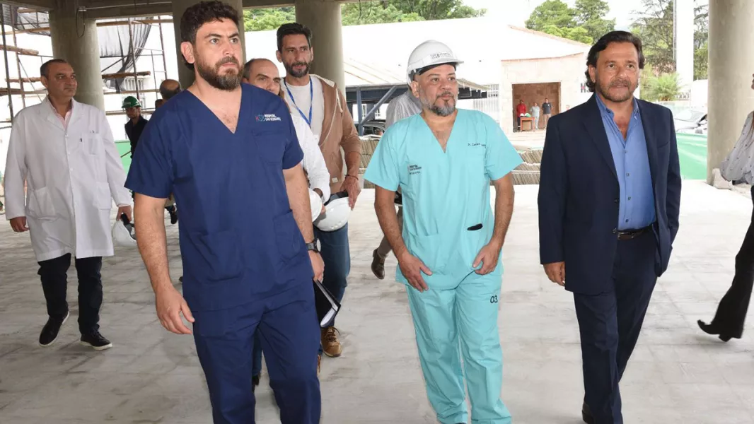 Sáenz supervisó las obras del hospital San Bernardo.