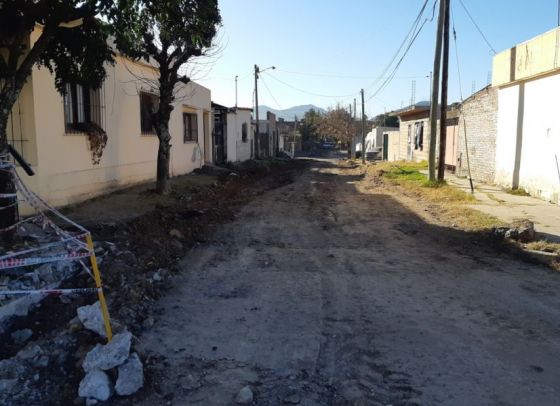 Recambio de cañerías de agua y conexiones domiciliarias para vecinos de Capital