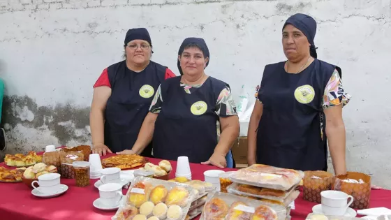 Mujeres emprendedoras de Metán finalizaron su formación en corte y confección