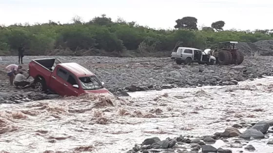 Rescate de personas en Metán