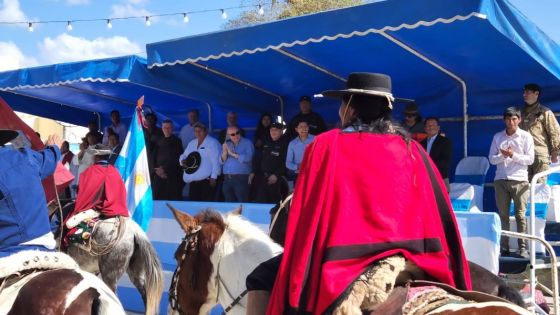 El ministro Cornejo acompañó a la comunidad de Isla de Cañas en sus fiestas patronales