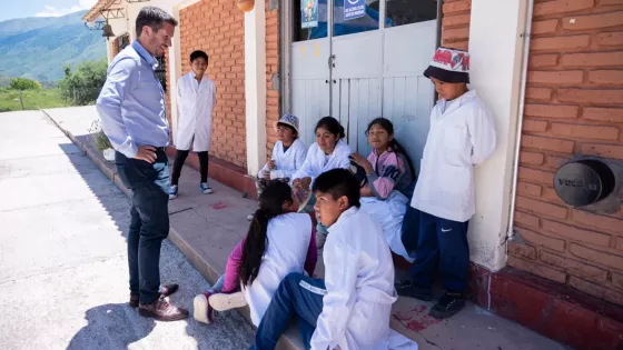 Inclusión digital: El Gobierno junto a Nación entregó tablets para las escuelas de Escoipe