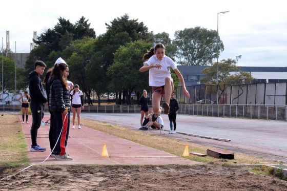 Juegos Evita: 240 adolescentes participan en la etapa zonal de atletismo