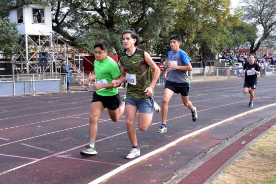 Juegos Evita: 240 adolescentes participan en la etapa zonal de atletismo