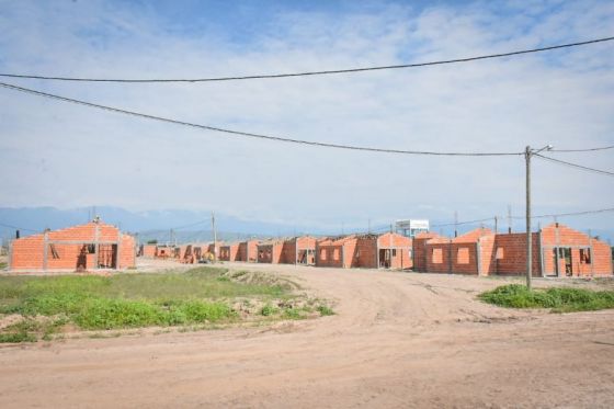 El IPV construye 300 nuevas viviendas en Cerrillos