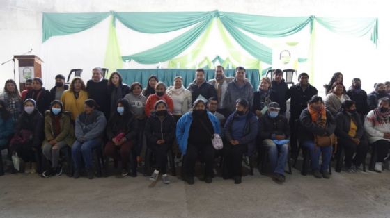 En Rosario de Lerma el programa Abrazar hizo entrega de elementos de proteccion social.