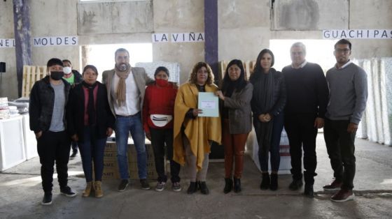 En Rosario de Lerma el programa Abrazar hizo entrega de elementos de protección social.