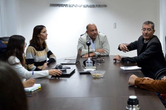 Se concretó una reunión con referentes del las áreas de Economía, Cultura, Turismo, Conicet, Cámara Pymes y empresas del sector para planificar capacitaciones.