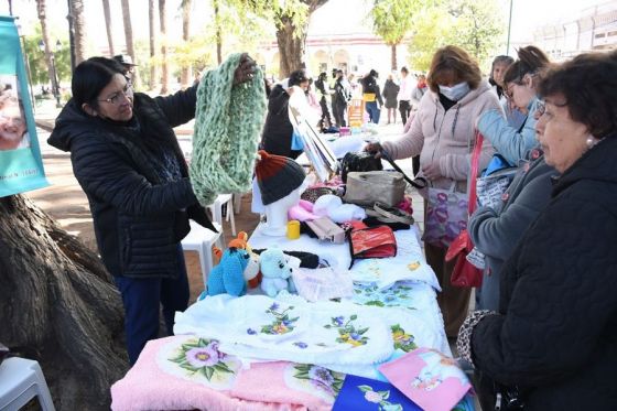 Villamayor acompañó a las Personas Mayores en la exposición Artesanal y Gastronómica en el marco del mes de la Pachamama