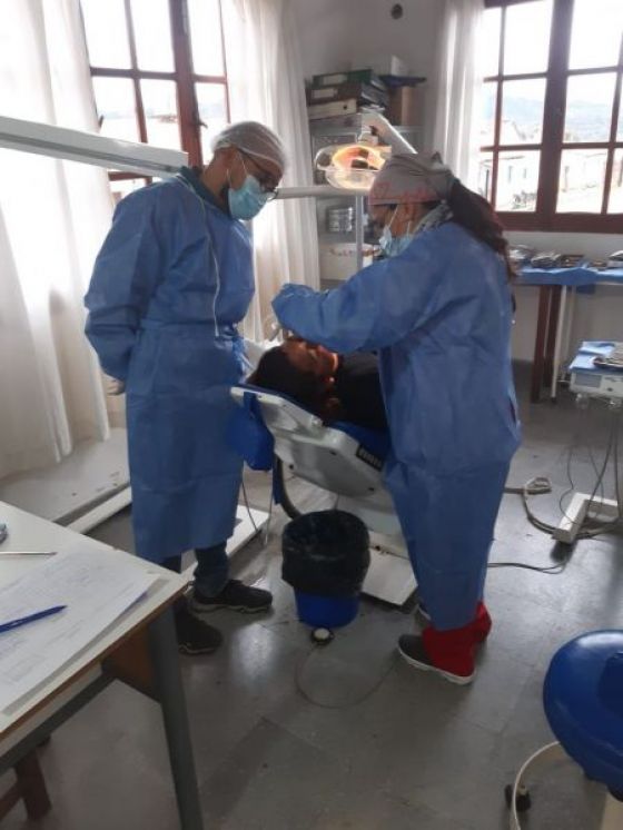 Más de 100 personas recibieron atención odontológica en Los Toldos.