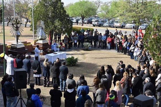 Las imágenes peregrinas del Señor y la Virgen del Milagro visitaron la Casa de Gobierno de Salta