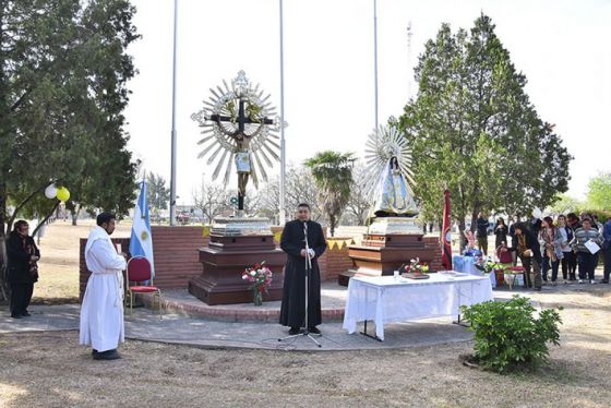 Las imágenes peregrinas del Señor y la Virgen del Milagro visitaron la Casa de Gobierno de Salta