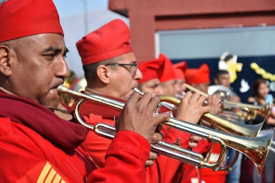 Las imágenes peregrinas del Señor y la Virgen del Milagro visitaron la Casa de Gobierno de Salta