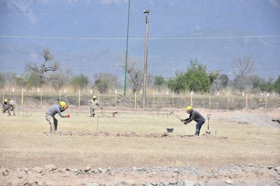 El IPV construye más de 110 viviendas en Rosario de Lerma 