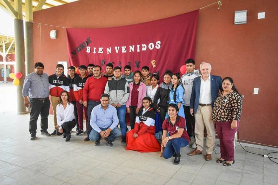 El Gobierno inauguró un colegio secundario en el paraje El Ocultar