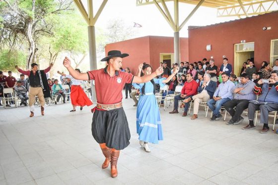 El Gobierno inauguró un colegio secundario en el paraje El Ocultar