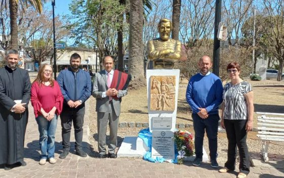 La Comisión del Bicentenario descubrió un busto de Güemes en la ciudad de Baradero