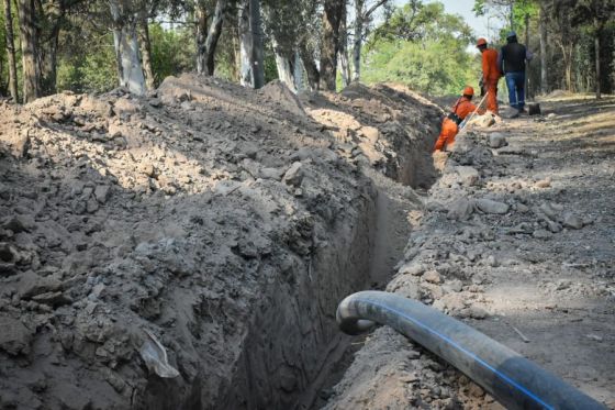 Realizan una obra para mejorar el servicio de agua potable en Cerrillos