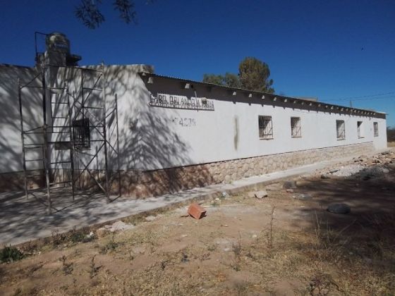 Refacciones en un establecimiento educativo de Cachi