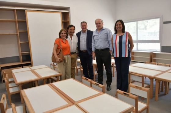 Sáenz recorrió el flamante edificio de la Escuela Infantil N°4900 de San Lorenzo.