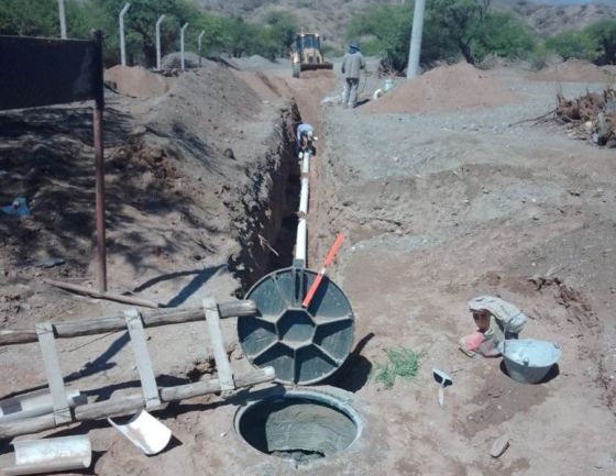 Obra de tratamiento de líquidos cloacales en Villa El Monte