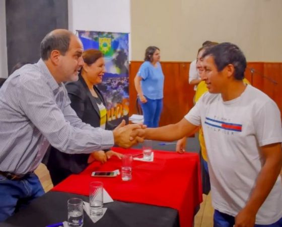 Regularización dominial en Salta: se firmaron escrituras en Cerrillos