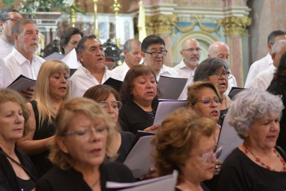 El primer Coro Provincial de las Personas Mayores se lució en la iglesia San Francisco