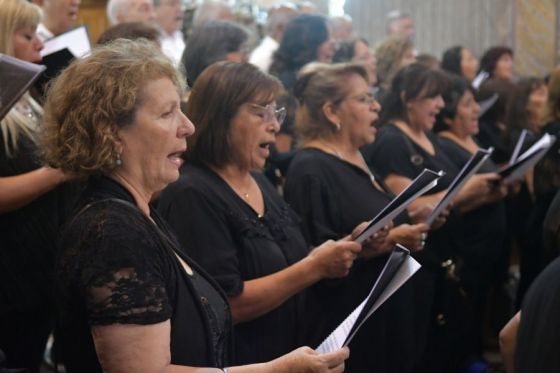 El primer Coro Provincial de las Personas Mayores se lució en la iglesia San Francisco