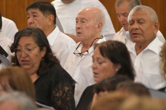 El primer Coro Provincial de las Personas Mayores se lució en la iglesia San Francisco