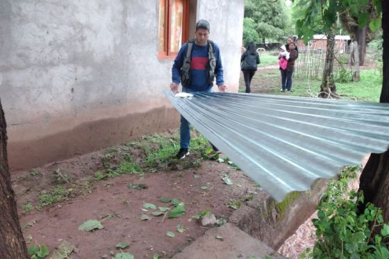 Desarrollo Social brinda asistencia a familias afectadas por temporal de lluvia y viento