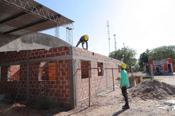 Realizan obras para terminar la construcción de un edificio cultural en General Pizarro