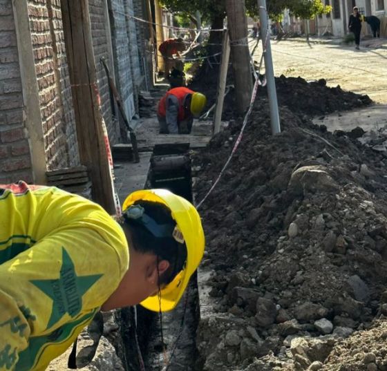 Se verificó el avance de la obra de recambio de cañerías en barrio Campo Caseros