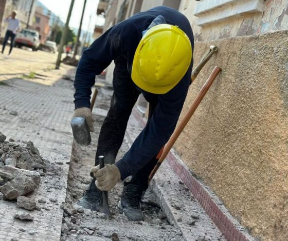 Se verificó el avance de la obra de recambio de cañerías en barrio Campo Caseros