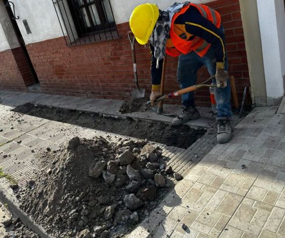 Se verificó el avance de la obra de recambio de cañerías en barrio Campo Caseros