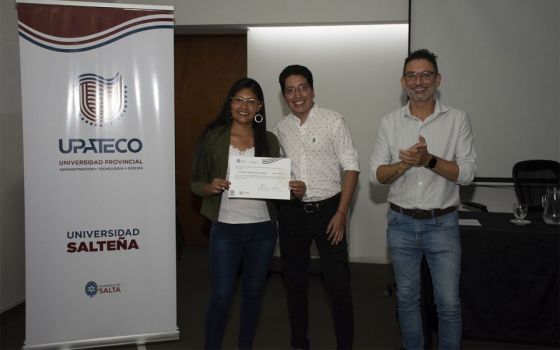 La UPATecO entregó certificados del curso de Diseño Gráfico